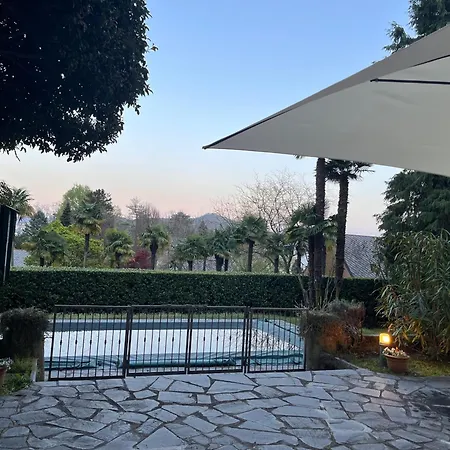 Santa Chiara - Vista Con Piscina Lesa