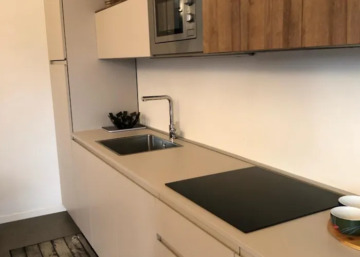 Santa Chiara - Vista Con Piscina * 莱萨