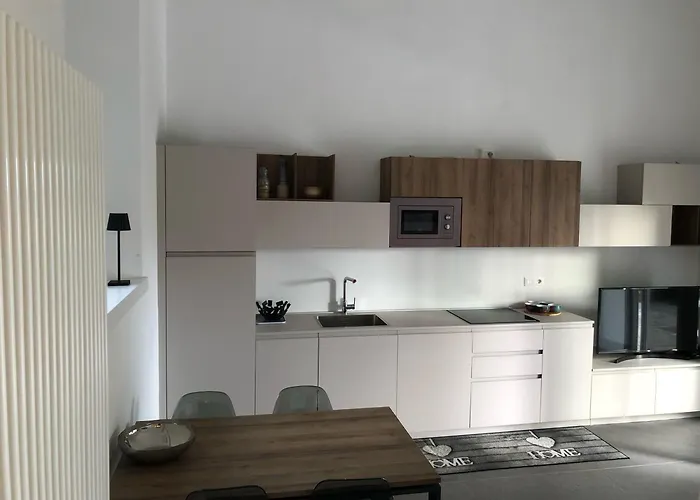 Santa Chiara - Vista Con Piscina * 莱萨