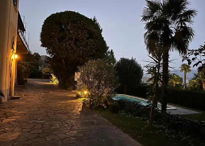 Santa Chiara - Vista Con Piscina *