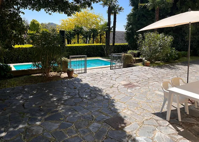 Santa Chiara - Vista Con Piscina *